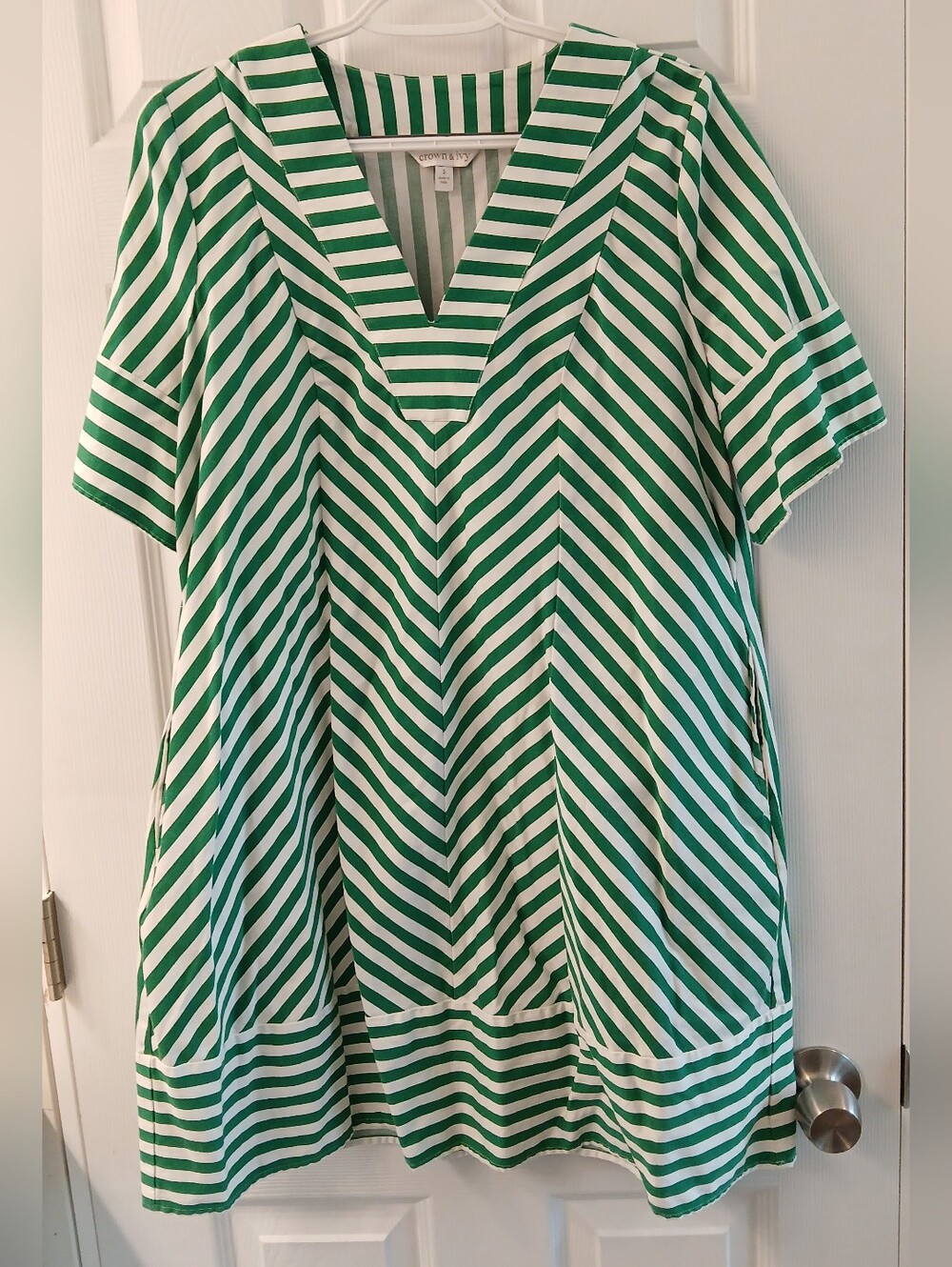 Crown & Ivy Kelly Green + White Stripe Shift Dress – Size Small